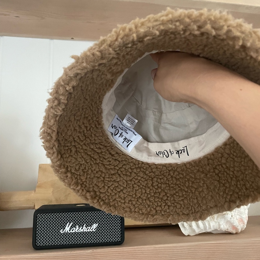 Lack of Color teddy fleece bucket hat - Picture 2 of 3